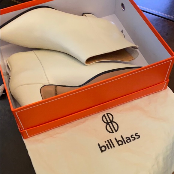 Bill Blass Payton White Goat Leather Bootie - Picture 2 of 7